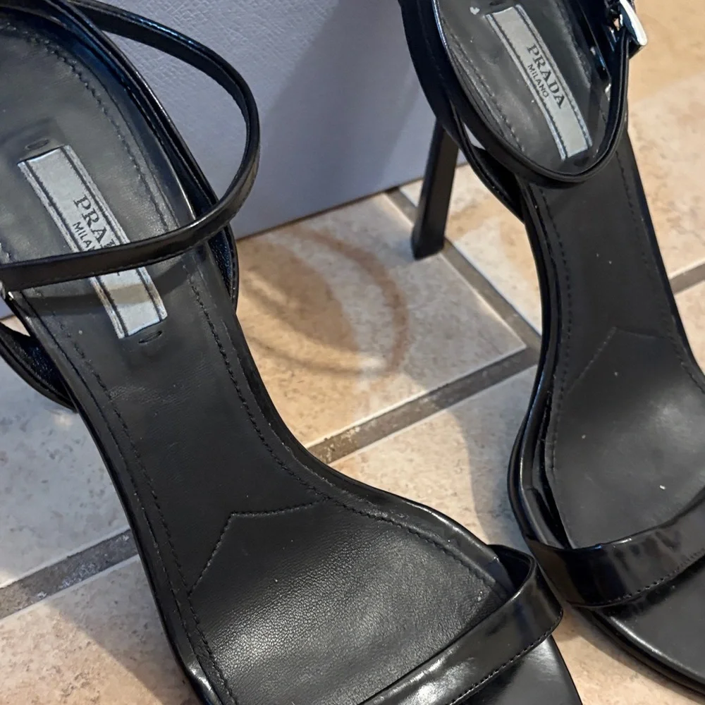 Prada Black Patent Leather Heels - Picture 4 of 4